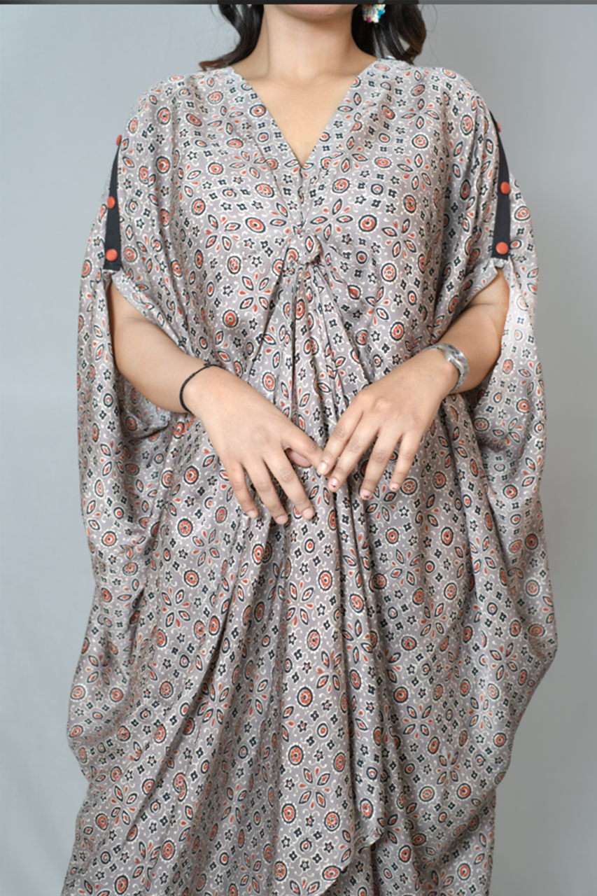 Grey Tucked Kaftan outfit